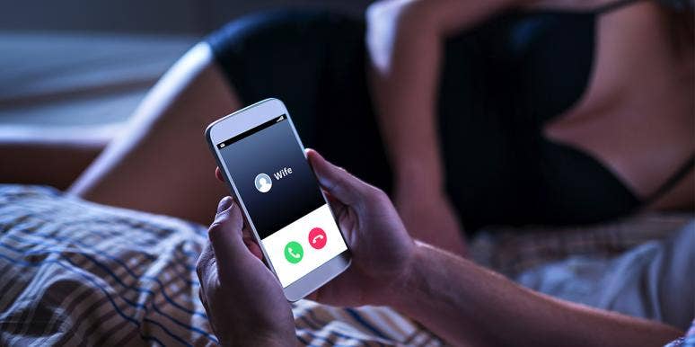 There Are Only 3 Kinds Of Homewreckers In The World woman on iphone