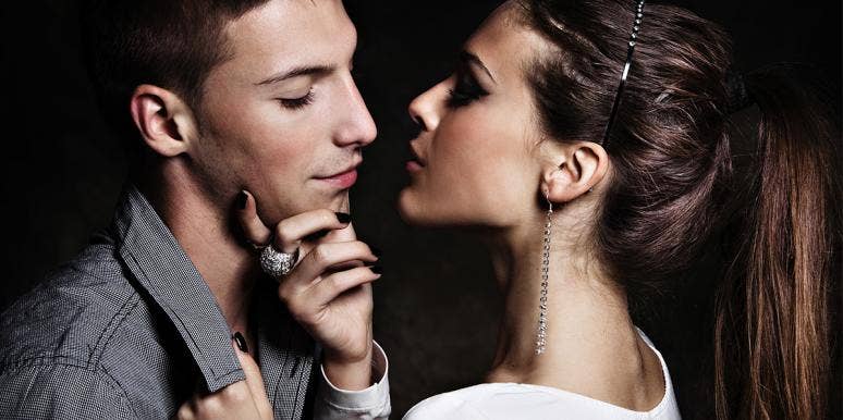 Flirting Tips: 4 Simple Ways To Be Irresistible To Men Flirting Tips: 4 Simple Ways To Be Irresistible To Men