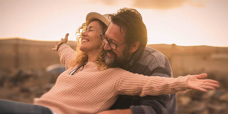 The Simple Way To Have A Loving Relationship That Lasts Forever couple hugging