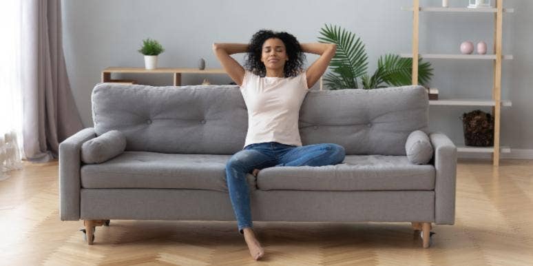 How To Embrace Living Alone Without Feeling Lonely girl living alone
