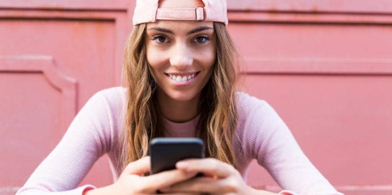 How To Text A Guy To Keep Him Interested (By Texting Like A Dude) How To Text A Guy To Keep Him Interested (By Texting Like A Dude)