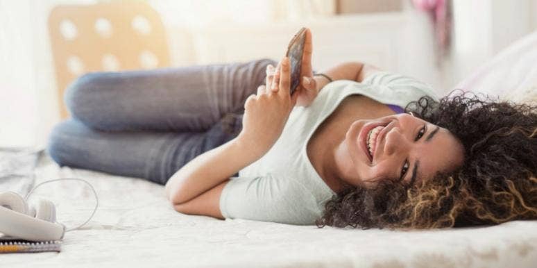 How To Text Your Crush To Get (And Keep) His Attention How To Text Your Crush To Get (And Keep) His Attention