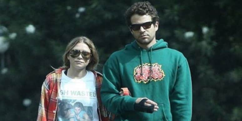 who is Ashley Olsen's boyfriend who is Ashley Olsen's boyfriend
