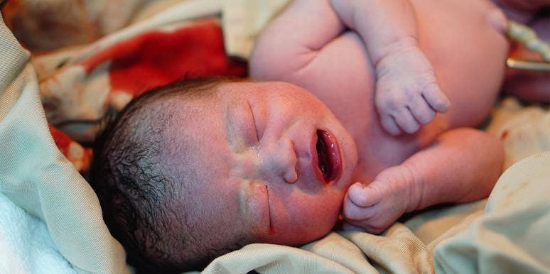 The 60 Seconds During Birth That Could Seriously Harm Your Baby baby after delivery