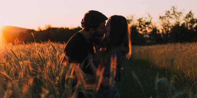 If You're Not Sure If It's Love Vs Lust, Ask Yourself These 5 Questions couple kissing