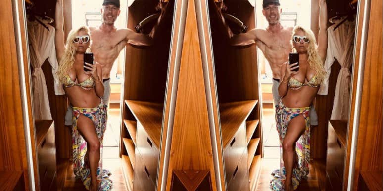 jessica simpson pregnant swimsuit