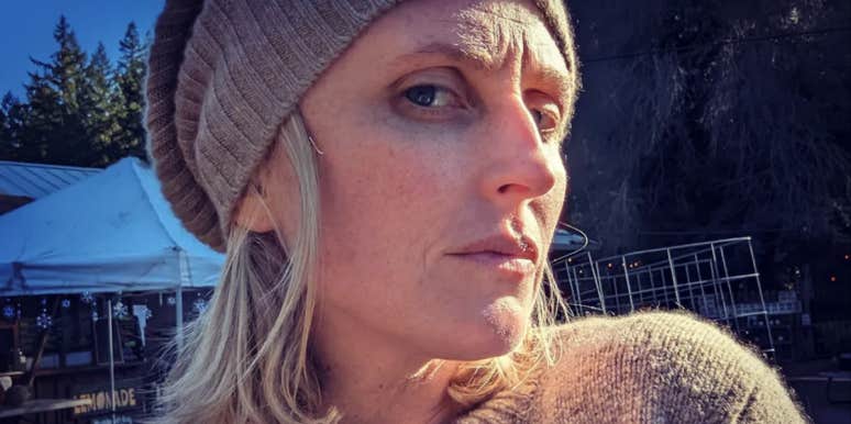 I'm 45 and look my age Joanna Schroeder, a blonde woman with wrinkles and a hat