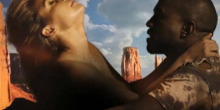 Celebrity Sex: Kim Kardashian Nude & Pointless In Kanye's Video