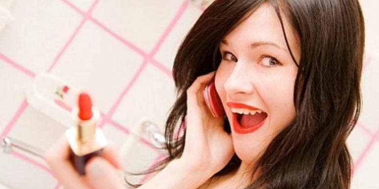 Makeup Tips: The 5 Best Lipsticks For Kissing woman with lipstick