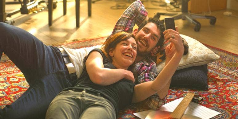 15 Simple Romantic Gestures That Say 'I Love You' 15 Simple Romantic Gestures That Say 'I Love You'