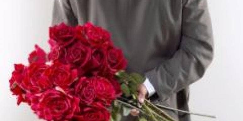 Is He Your Ideal Man? 10 Traits That Say Yes man and red roses