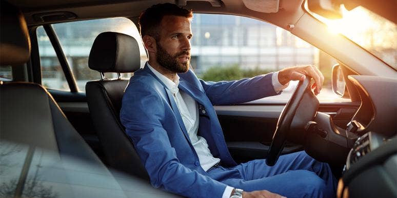 5 Things You Can Tell About A Man By His Driving Style