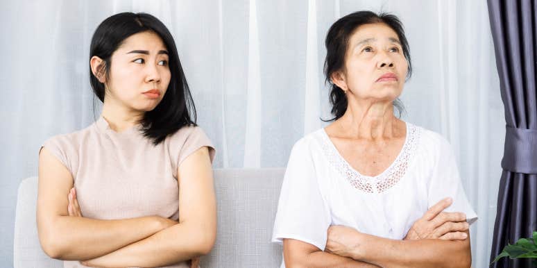 Woman Argued With Mom After She Refused To Let Her Share A Bed With Her Husband woman arguing with her mom