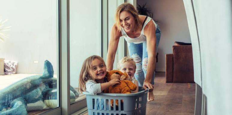 motivation to get organized mom playing with kids
