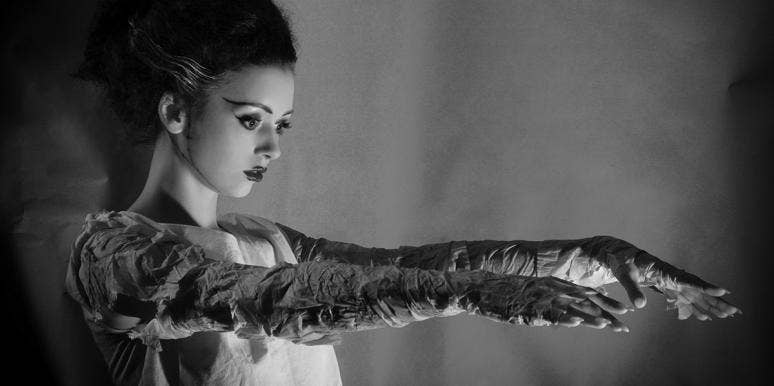 Disturbing Details About The Creepy Love Story Of Count Carl von Cosel & Elena Hoyos, His Dead Mummy Bride Disturbing Details About The Creepy Love Story Of Count Carl von Cosel & Elena Hoyos, His Dead Mummy Bride