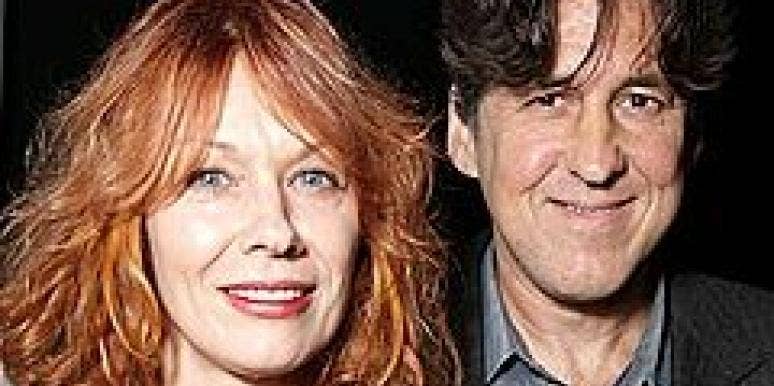 Nancy Wilson And Cameron Crowe Are Divorcing Nancy Wilson and Cameron Crowe are divorcing