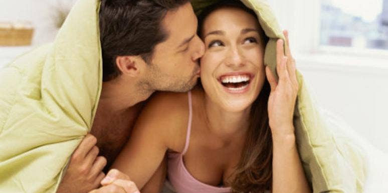 couple kissing