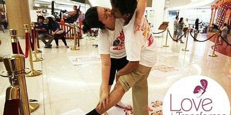Weird News: 9 World Records In Love That You Won't Believe Weird News: 9 World Records In Love That You Won't Believe
