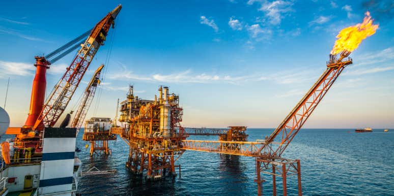 Fires, Explosions And Volcanoes In The Water — Theories About What's Happening In The Ocean oil platform fire
