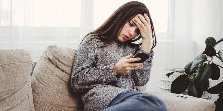 6 Truly Disturbing Online Dating Stories From Hell woman texting