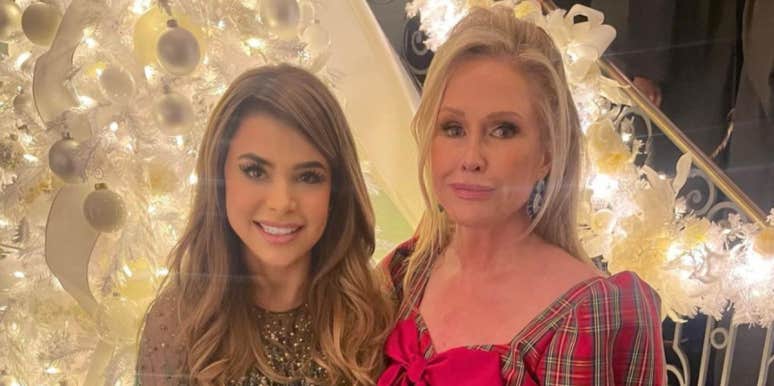 People React To Paula Abdul’s Edited Holiday Photos paula abdul holiday photo