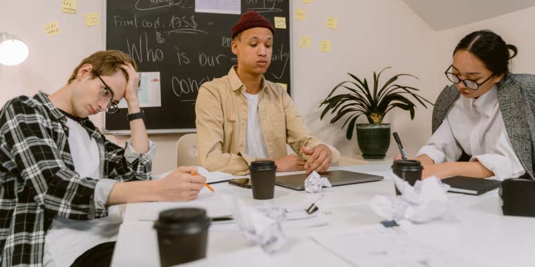 Woman Fires Back At Coworker Who Demanded She 'Cover Up' Her Shoulders While At Work People at work in office