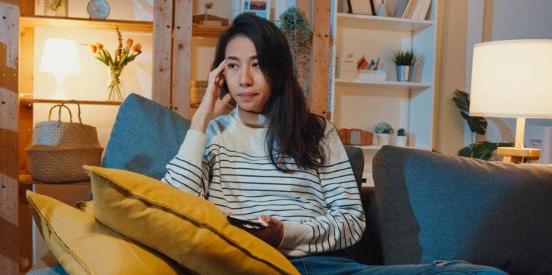 8 Signs Of Peter Pan Syndrome In Females women sitting lazy