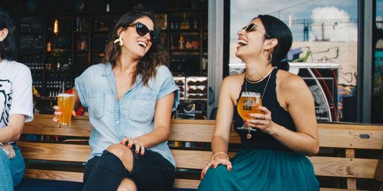Reasons Why Gemini Friendliness Gets Mistaken For Flirting, Per Astrology 6 Reasons Why People Mistaken Gemini Friendliness As Flirtation, Per Astrology