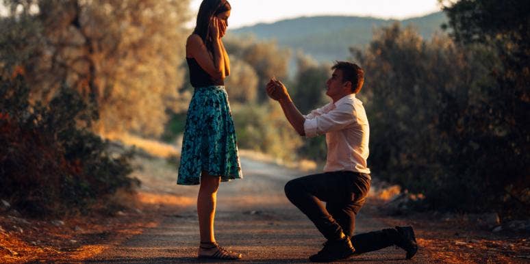 Valentine Week List 2021 And 10 Propose Day Quotes man proposing on propose day