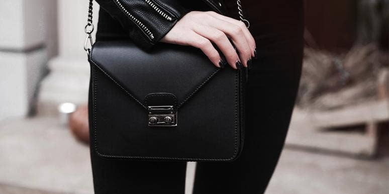 How You Carry Your Purse Says This About Your Personality