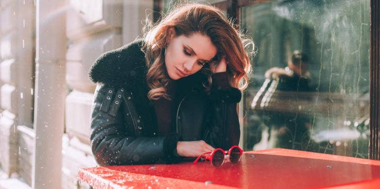 Five Common Relationship Patterns + How To Turn Fix Them women upset about her relationship patterns