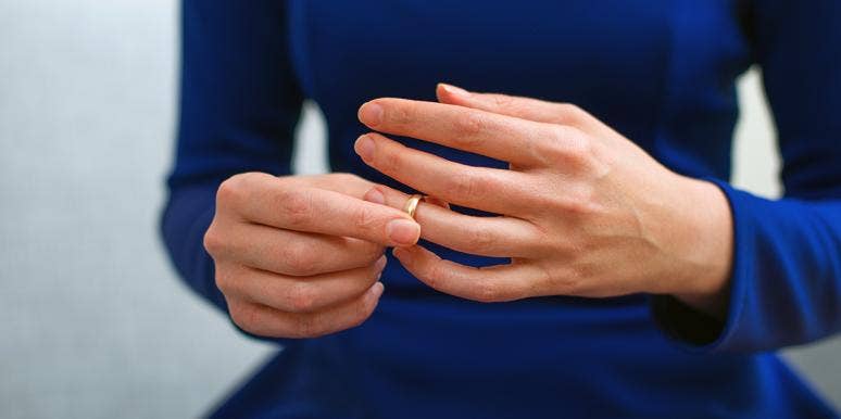 The Weird Reason One In Three Women Are Removing Their Wedding Rings The Weird Reason One In Three Women Are Removing Their Wedding Rings