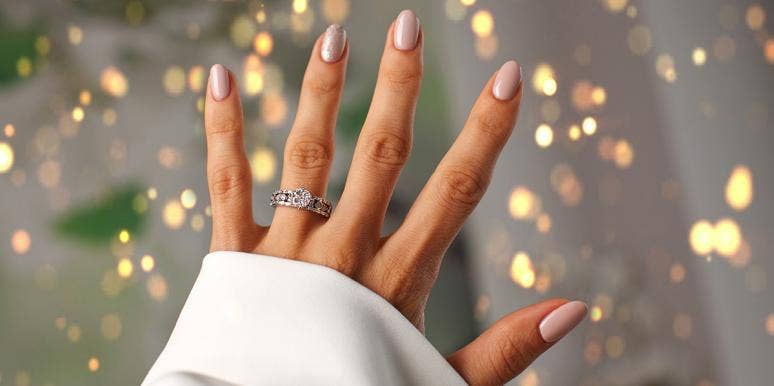 The Weird Thing Your Ring Finger Length Says About Your Personality hand and fingers