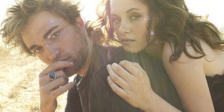 Robert Pattinson and Kristen Stewart promoting 'Twilight' in Vanity Fair before their cheating scandal and breakup Robert Pattinson and Kristen Stewart promoting 'Twilight' in Vanity Fair before their cheating scandal and breakup