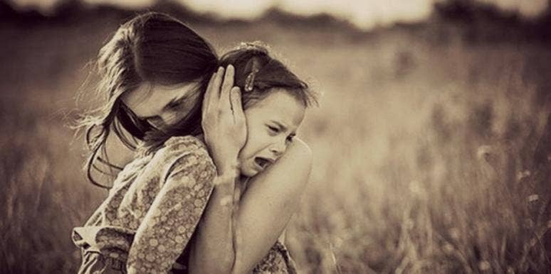 mother daughter hug mother daughter hug