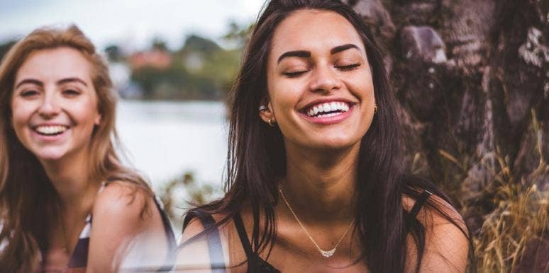 5 Zodiac Signs Who Find Sarcasm Super Sexy, According To Astrology