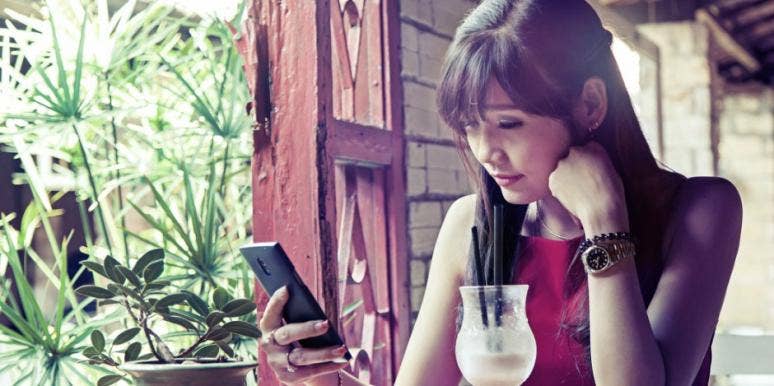 7 Signs You're Getting Scammed In Online Dating 7 Signs You're Getting Scammed In Online Dating