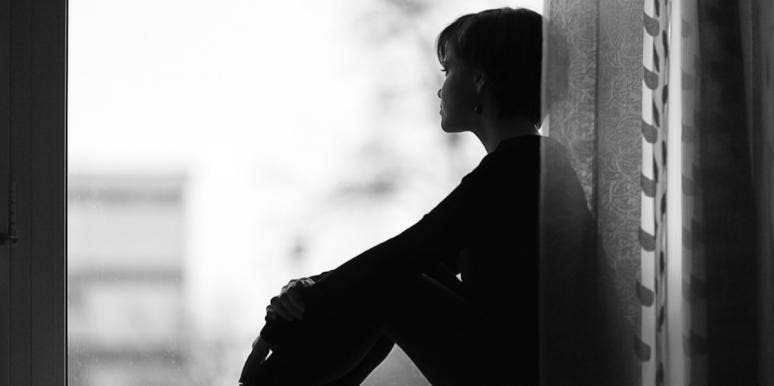 6 Self-Destructive Behaviors You Should Quit ASAP sad woman