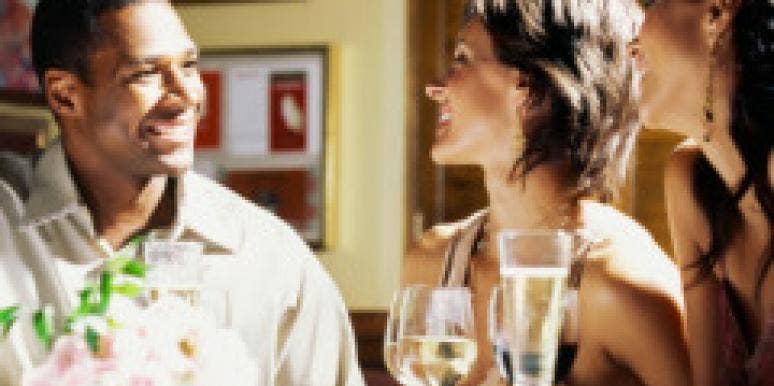 Dating Tip: 6 Ways To Avoid An Awkward Setup man talking to women