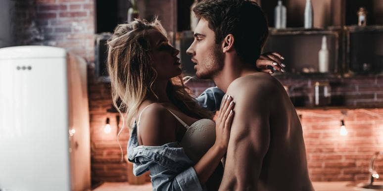 12 BIG Signs You're In Love With A Sex Addict
