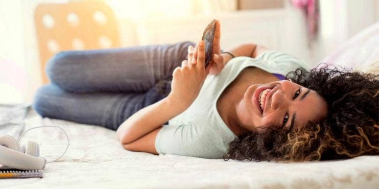 Should I Text Him Or Wait? The Only 3 Texting Rules To Follow Should I Text Him Or Wait? The Only 3 Texting Rules To Follow