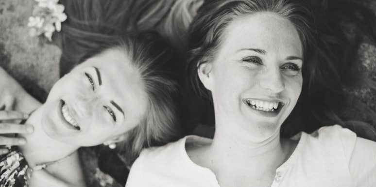 Why You Shouldn't Hold Onto A Friendship Just Because Of Nostalgia 2 girls laughing