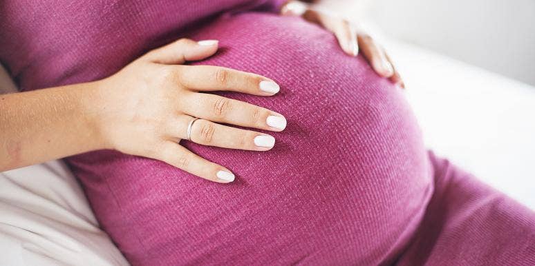 21-Year-Old Oklahoma Woman Charged With Manslaughter For Miscarriage Of Her Baby pregnant belly