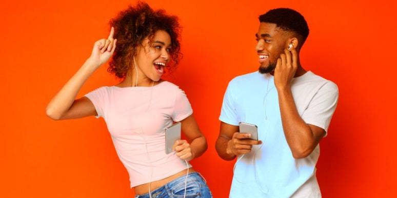 15 Totally Confusing Signs He Likes You & Has A Huge Crush 15 Totally Confusing Signs He Likes You & Has A Huge Crush
