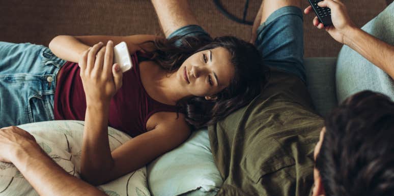 5 Signs He's Seriously Controlling You — And You Don't Even Know It 5 Signs He's Seriously Controlling You — And You Don't Even Know It