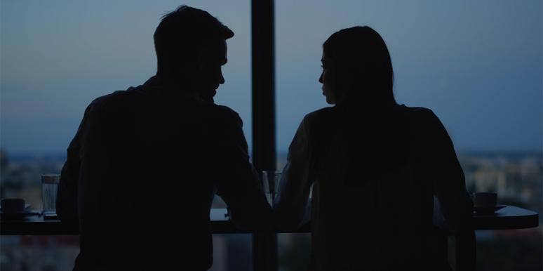 9 Early Red Flags He's Not Boyfriend Material man and woman talking