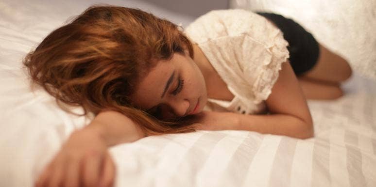 10 Warning Signs That Something’s Up With Your Health woman laying in bed