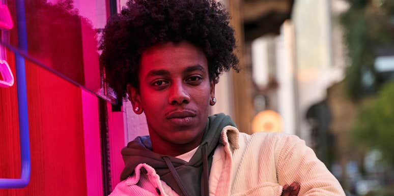 Unsexy Habits That Make Him Not Worth Your Time man posing outside