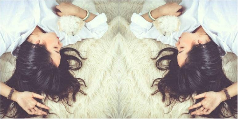 8 Signs You're Sleep Deprived That Have Nothing To Do With Being Tired 8 Signs You're Sleep Deprived That Have Nothing To Do With Being Tired