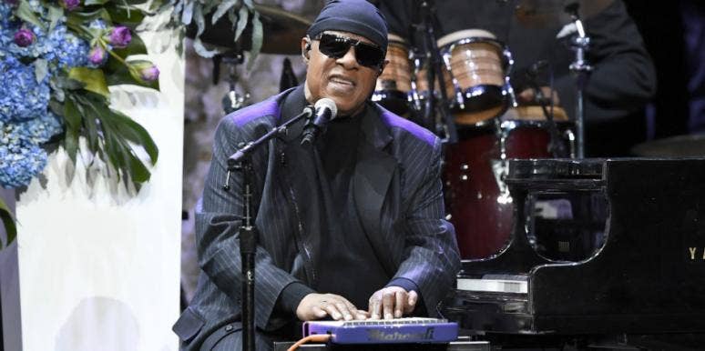 Is Stevie Wonder Really Blind? Shaquille O'Neal And Lionel Richie Joke Legendary Singer Can Actually See IIs Stevie Wonder Really Blind? Shaquille O'Neal And Lionel Richie Joke Legendary Singer Can Actually See
